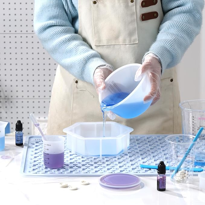 LET'S RESIN Silicone Measuring Cups, 600ml/20oz&100ml Accurate 2 Scales Durable Measuring Cups, Thicker&Non-Stick Resin Mixing Cups, Silicone Stirring Stick, Easy Clean Resin Supplies for Resin Mixing
