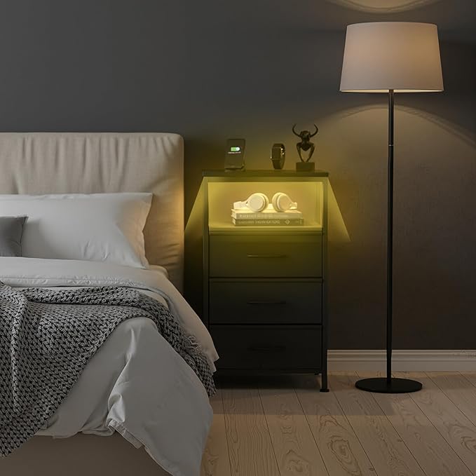 DUMOS Nightstand with Charging Station, Bedside End Table with 3 Fabric Drawers & USB/Type-C Ports and Outlets, Night Stand for Bedroom Furniture, Adjustable Feet and Variable Light Strip, Black