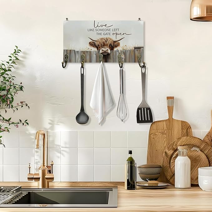 Highland Cow Decor Key Holder for Wall 10"x5.12", Highland Cow Gifts Key Hanger Wall Mount, Live Like Someone Left The Gate Open Rustic Farmhouse Wooden Hanging Keys Holder Decor for Entryway